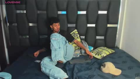 Snapshot of raydevil_ chatting on 02.04.26 Rayn online show from 02.04.26