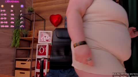 Snapshot of raydirin chatting on 03.05.25 Ray online show from 03.05.25