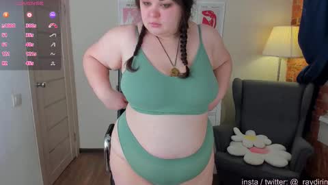 Snapshot of raydirin chatting on 11.23.25 Ray online show from 11.23.25