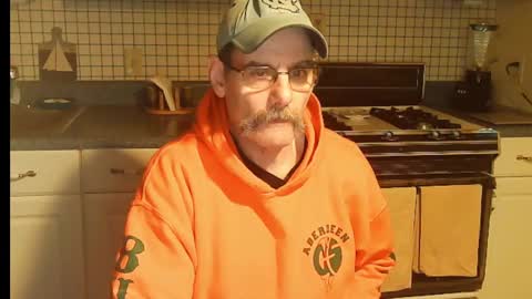 Snapshot of raylene4u2 chatting on 12.05.24 Ray online show from 12.05.24