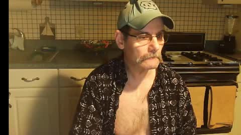 Snapshot of raylene4u2 chatting on 12.18.24 Ray online show from 12.18.24