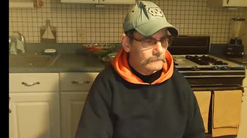 Snapshot of raylene4u2 chatting on 12.24.24 Ray online show from 12.24.24