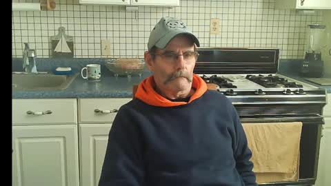 Snapshot of raylene4u2 chatting on 12.31.24 Ray online show from 12.31.24