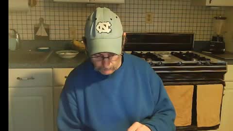 Snapshot of raylene4u2 chatting on 01.16.25 Ray online show from 01.16.25