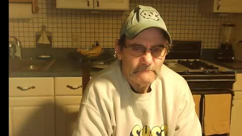 Snapshot of raylene4u2 chatting on 01.23.25 Ray online show from 01.23.25