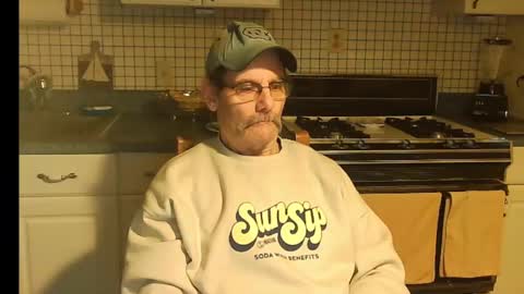 Snapshot of raylene4u2 chatting on 01.26.25 Ray online show from 01.26.25