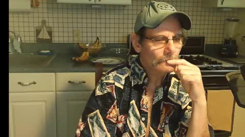 Snapshot of raylene4u2 chatting on 01.27.25 Ray online show from 01.27.25