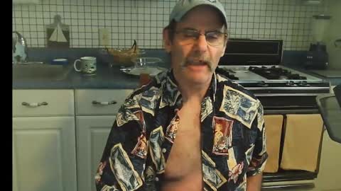 Snapshot of raylene4u2 chatting on 01.28.25 Ray online show from 01.28.25