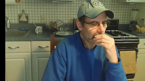 Snapshot of raylene4u2 chatting on 02.12.25 Ray online show from 02.12.25