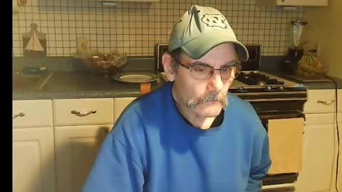 Snapshot of raylene4u2 chatting on 02.18.25 Ray online show from 02.18.25