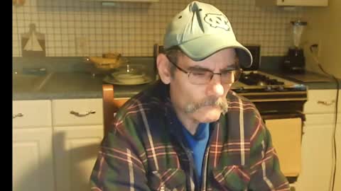 Snapshot of raylene4u2 chatting on 02.24.25 Ray online show from 02.24.25