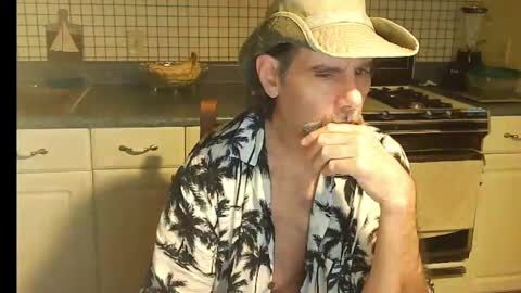 Snapshot of raylene4u2 chatting on 09.14.25 Ray online show from 09.14.25