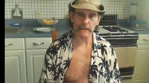 Snapshot of raylene4u2 chatting on 09.29.25 Ray online show from 09.29.25