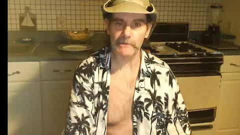 Snapshot of raylene4u2 chatting on 09.30.25 Ray online show from 09.30.25