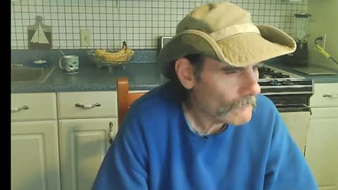 Snapshot of raylene4u2 chatting on 10.21.25 Ray online show from 10.21.25