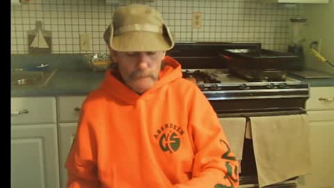 Snapshot of raylene4u2 chatting on 10.27.25 Ray online show from 10.27.25