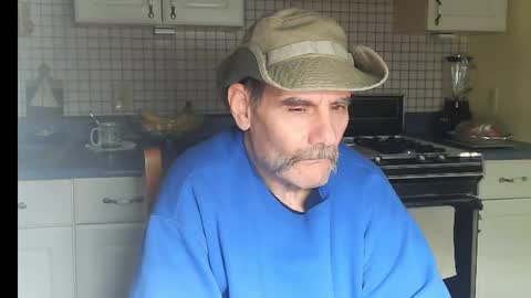 Snapshot of raylene4u2 chatting on 11.28.25 Ray online show from 11.28.25