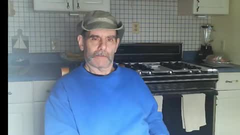 Snapshot of raylene4u2 chatting on 11.29.25 Ray online show from 11.29.25