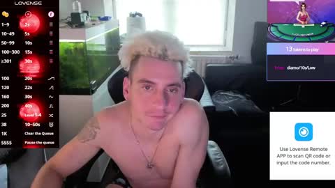Snapshot of rayzel_white chatting on 05.23.26 Rayzel White online show from 05.23.26