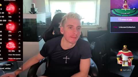 Snapshot of rayzel_white chatting on 06.16.26 Rayzel White online show from 06.16.26
