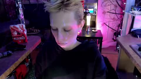 Snapshot of raziel_haze chatting on 12.03.24 Yrriel Strife Candy-Demon Caveboy mr. Cringe online show from 12.03.24