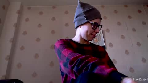 Snapshot of raziel_haze chatting on 09.19.25 Yrriel Strife Candy-Demon Caveboy mr. Cringe online show from 09.19.25