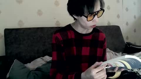 Snapshot of raziel_haze chatting on 11.22.25 Yrriel Strife Candy-Demon Caveboy mr. Cringe online show from 11.22.25