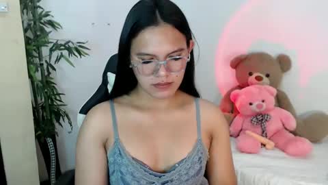 Snapshot of ready2care4youbabe chatting on 01.19.25 Beth online show from 01.19.25