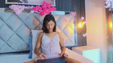Snapshot of real_doncella_pussy chatting on 04.23.26 DONCELLA online show from 04.23.26