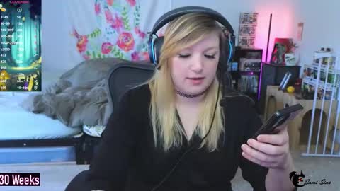 Snapshot of realsamisins chatting on 11.30.25 Snap - RealSamiSins online show from 11.30.25