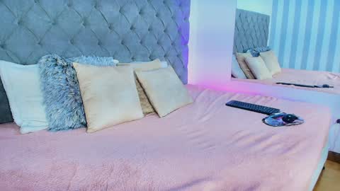 Snapshot of rebeca_cortez1 chatting on 01.18.25 I invite you to my birthday on November 3th online show from 01.18.25