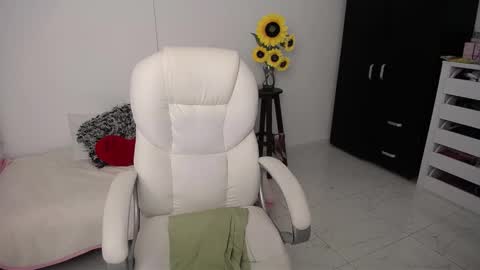 REBECA online show from 01.10.25