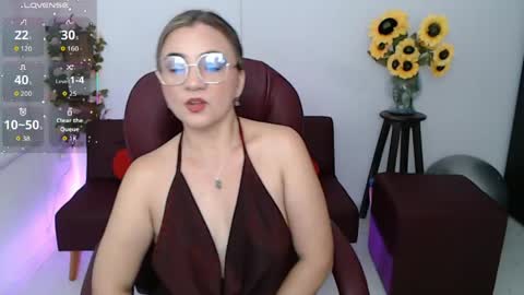 Snapshot of rebeca_milf chatting on 05.07.26 REBECA online show from 05.07.26
