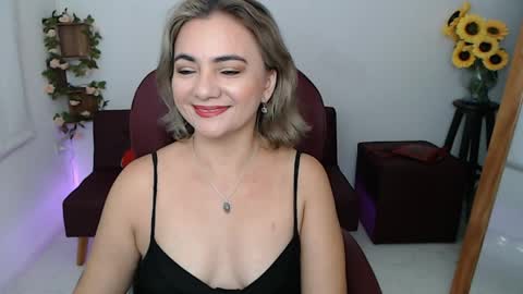 Snapshot of rebeca_milf chatting on 05.26.26 REBECA online show from 05.26.26