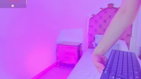 Rebeca Whatsson online show from 11.14.25