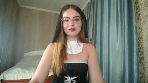 Snapshot of rebecca_ccaa chatting on 09.19.25 Rebecca online show from 09.19.25