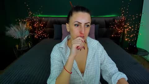 rebecca_diamonds online show from 02.10.25