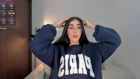 Snapshot of rebeccabaxter chatting on 11.12.25 Rebecca online show from 11.12.25