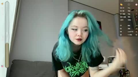 Snapshot of rebeccaniksoon chatting on 04.15.26 Rebecca Nikson online show from 04.15.26