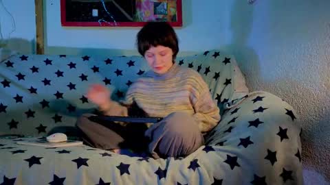 Lara online show from 10.19.25