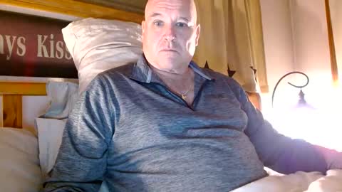 Snapshot of recman15 chatting on 11.23.25 Mtn. Man online show from 11.23.25