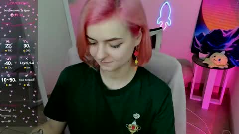 Snapshot of red_bestie_ chatting on 02.16.25 Bestie online show from 02.16.25