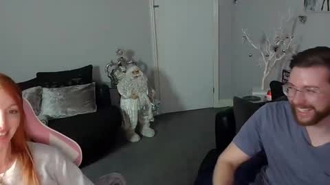 Red -  online show from 12.07.24