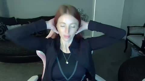 Snapshot of red_firesquirt chatting on 02.09.26 Red - online show from 02.09.26