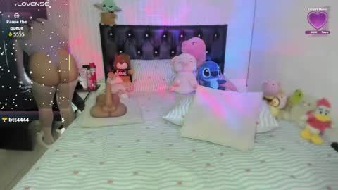 Snapshot of red_girlofficial chatting on 04.28.26 Taliana online show from 04.28.26