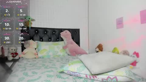 Snapshot of red_girlofficial chatting on 05.15.26 Taliana online show from 05.15.26