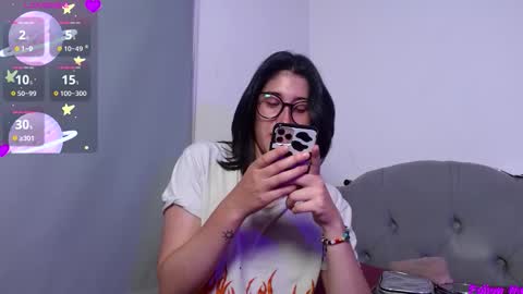 IG   OF red moonn online show from 10.03.25