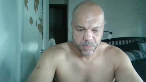 Snapshot of redbone441 chatting on 04.25.26 Redbone online show from 04.25.26