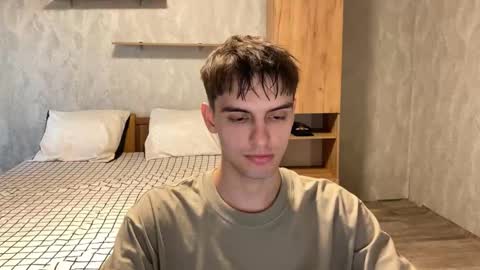 Snapshot of redbullshine chatting on 09.09.25 redbullshine online show from 09.09.25