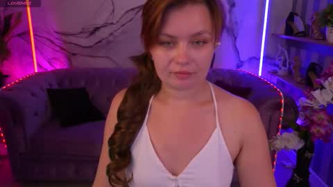 Snapshot of reddoll_ chatting on 09.11.25 Lily online show from 09.11.25